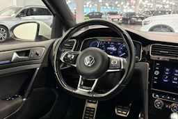 valkoinen Volkswagen Golf 2018 kuva 14.