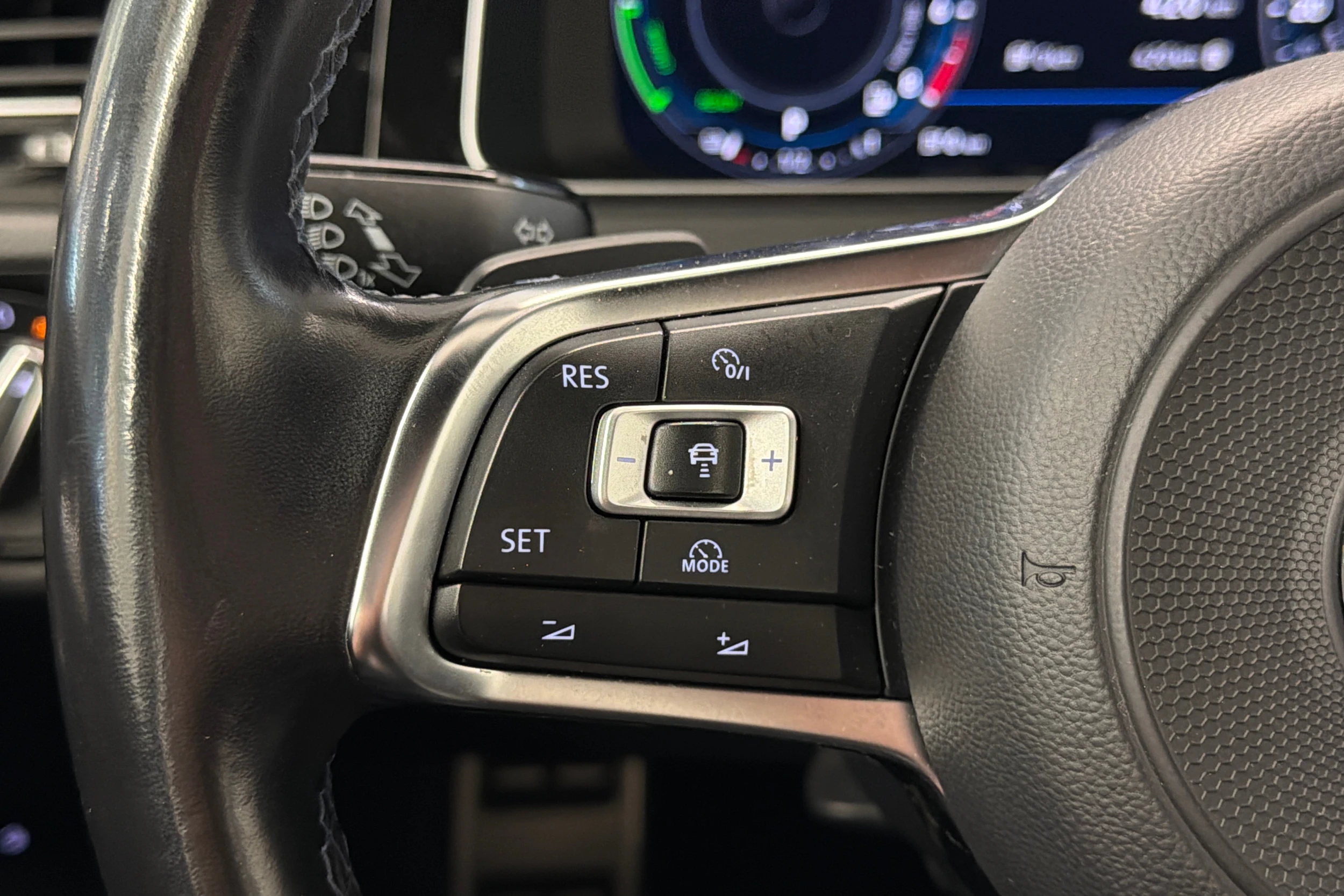 valkoinen Volkswagen Golf 2018 kuva 15.