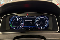 valkoinen Volkswagen Golf 2018 kuva 17.