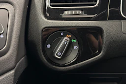 valkoinen Volkswagen Golf 2018 kuva 18.