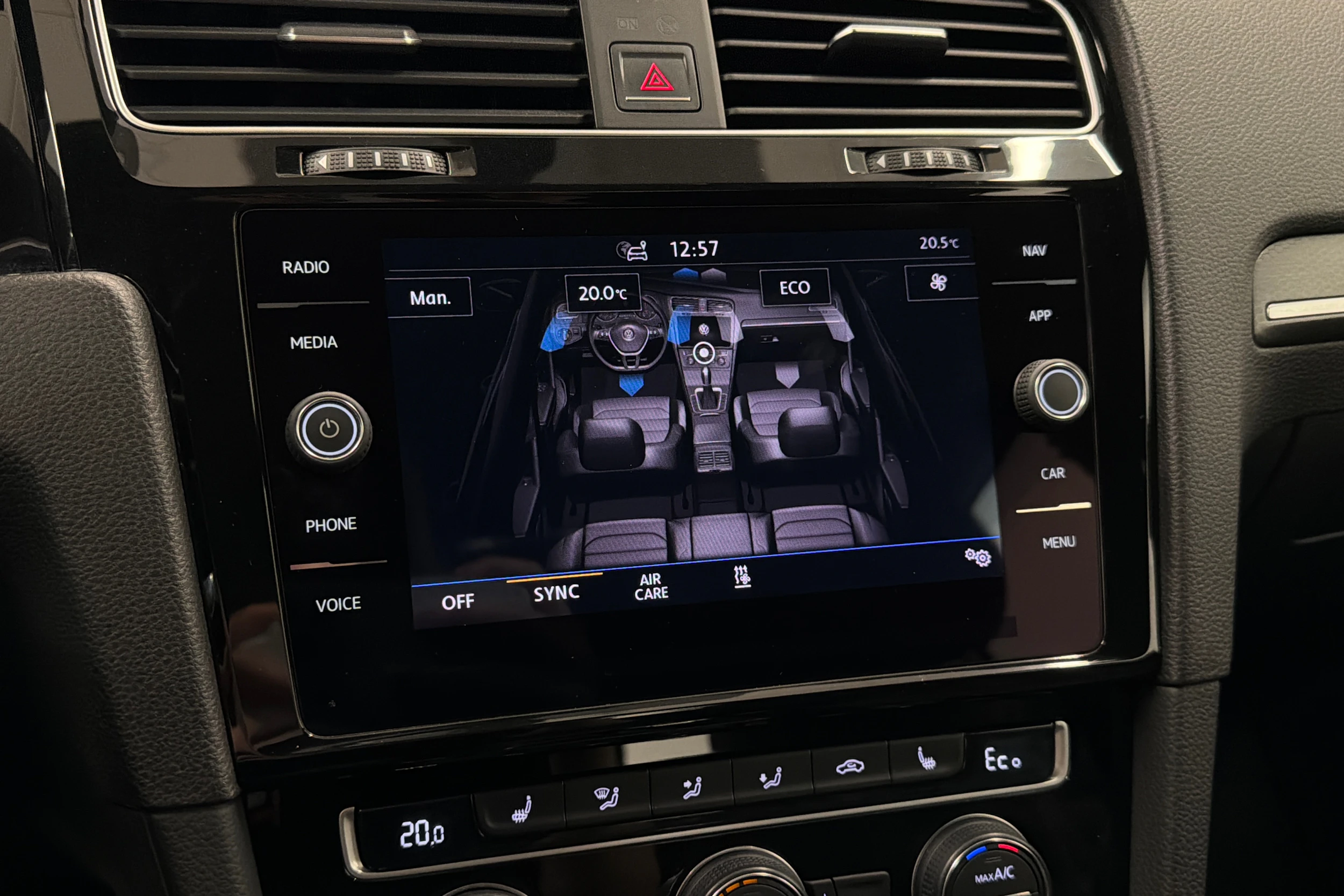 valkoinen Volkswagen Golf 2018 kuva 25.