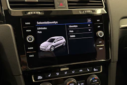 valkoinen Volkswagen Golf 2018 kuva 26.