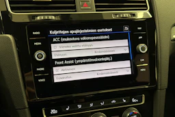 valkoinen Volkswagen Golf 2018 kuva 27.