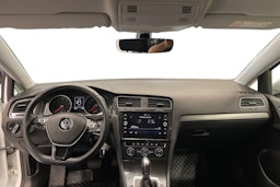valkoinen Volkswagen Golf 2018 kuva 9.