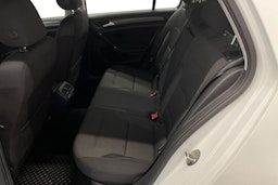 valkoinen Volkswagen Golf 2018 kuva 10.