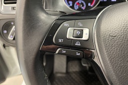 valkoinen Volkswagen Golf 2018 kuva 16.