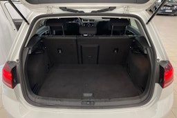 valkoinen Volkswagen Golf 2018 kuva 20.