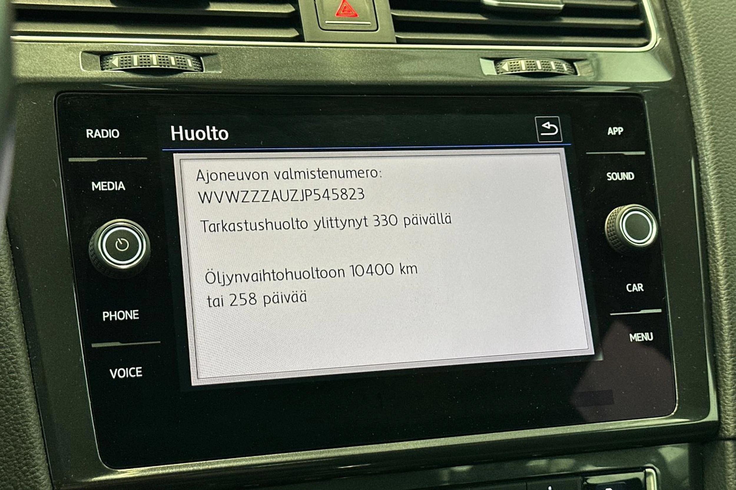 valkoinen Volkswagen Golf 2018 kuva 20.