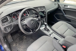 Sininen Volkswagen GOLF 2018 kuva 3.