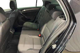 musta Volkswagen Golf 2018 kuva 11.