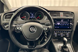 musta Volkswagen Golf 2018 kuva 16.