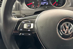 musta Volkswagen Golf 2018 kuva 17.