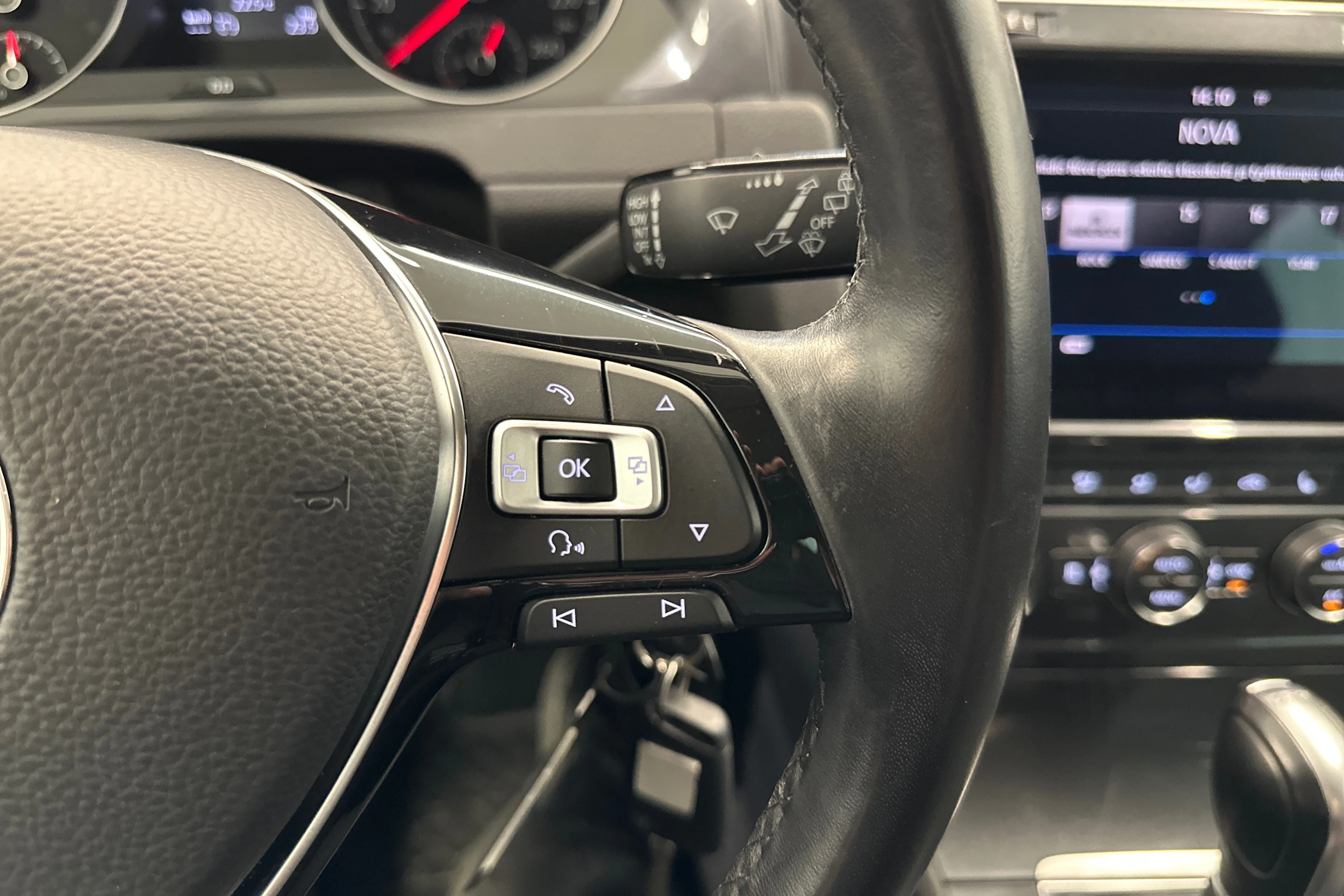 musta Volkswagen Golf 2018 kuva 18.