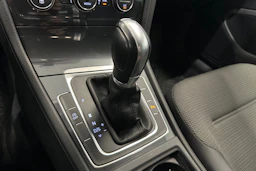 musta Volkswagen Golf 2018 kuva 25.