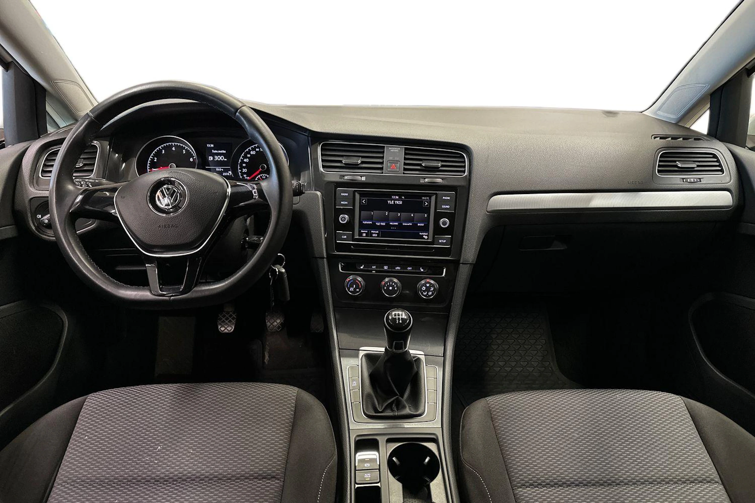 valkoinen Volkswagen Golf 2018 kuva 7.