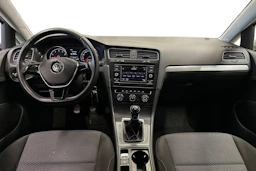 valkoinen Volkswagen Golf 2018 kuva 7.