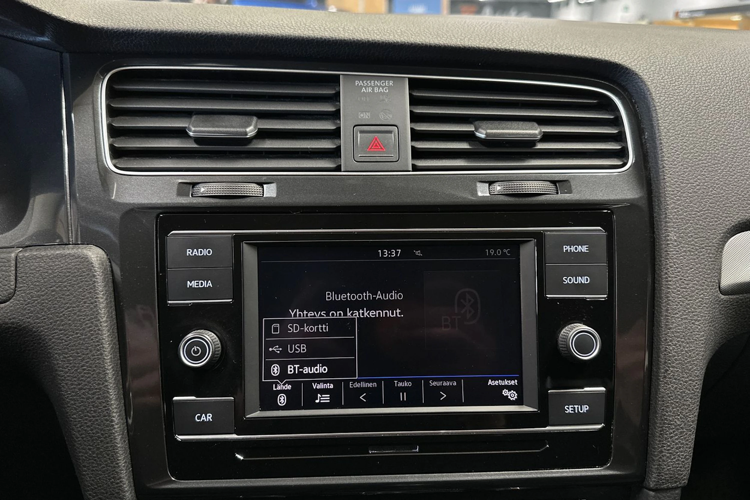 valkoinen Volkswagen Golf 2018 kuva 12.