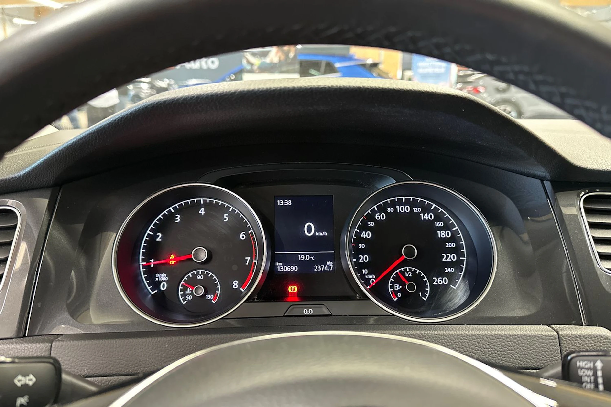 valkoinen Volkswagen Golf 2018 kuva 15.