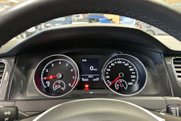 valkoinen Volkswagen Golf 2018 kuva 15.
