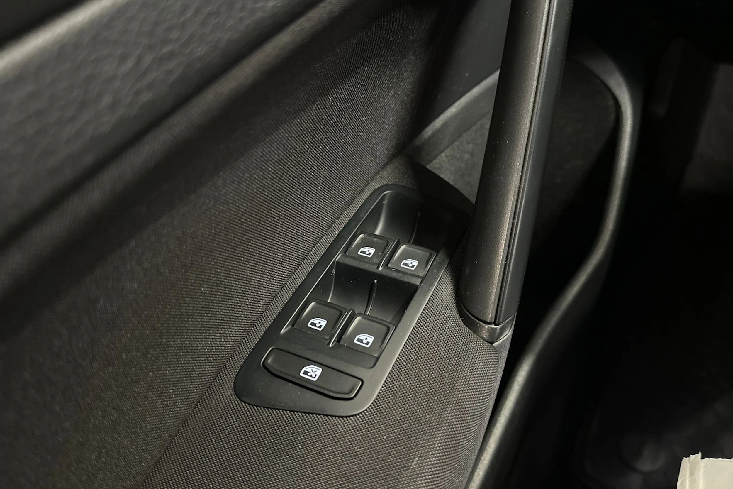 valkoinen Volkswagen Golf 2018 kuva 18.