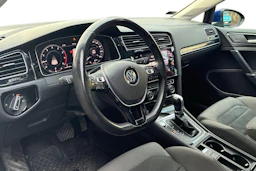 sininen Volkswagen Golf 2018 kuva 3.