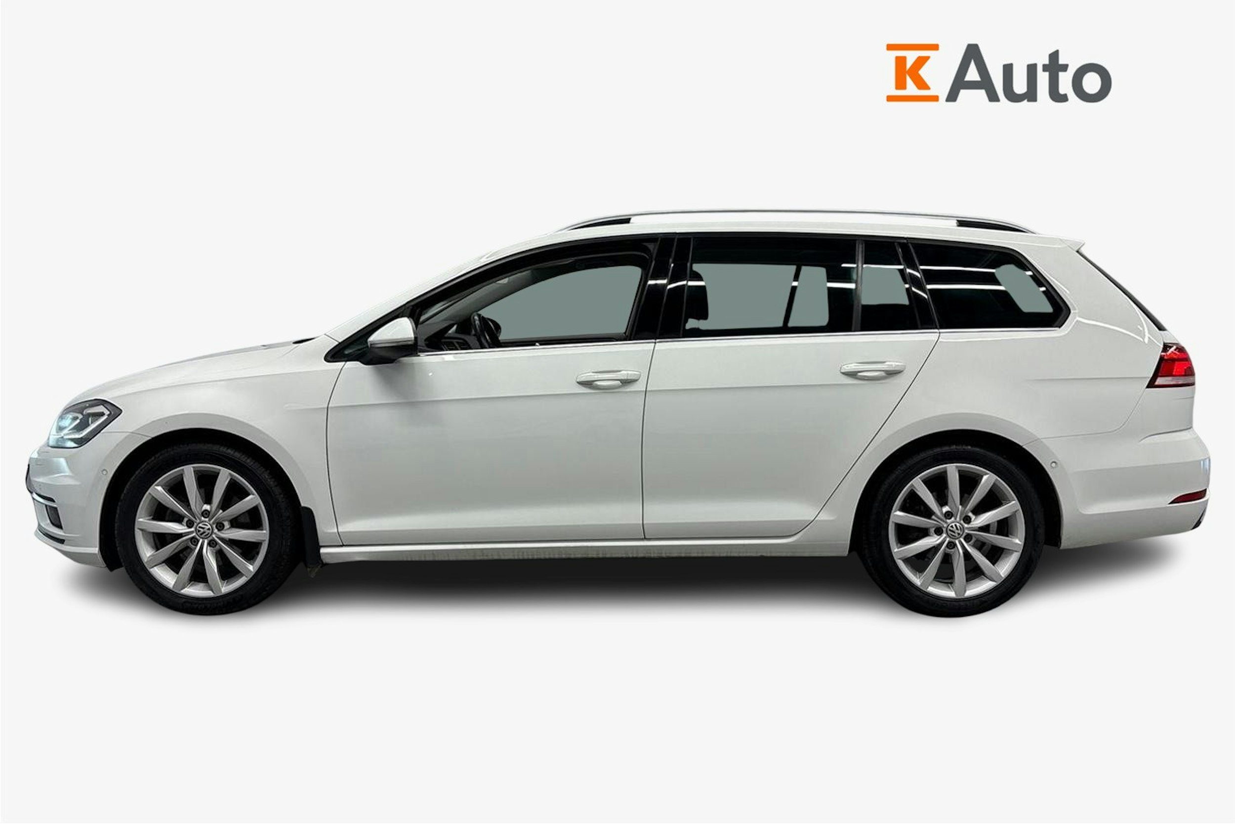 valkoinen Volkswagen Golf 2018 kuva 6.