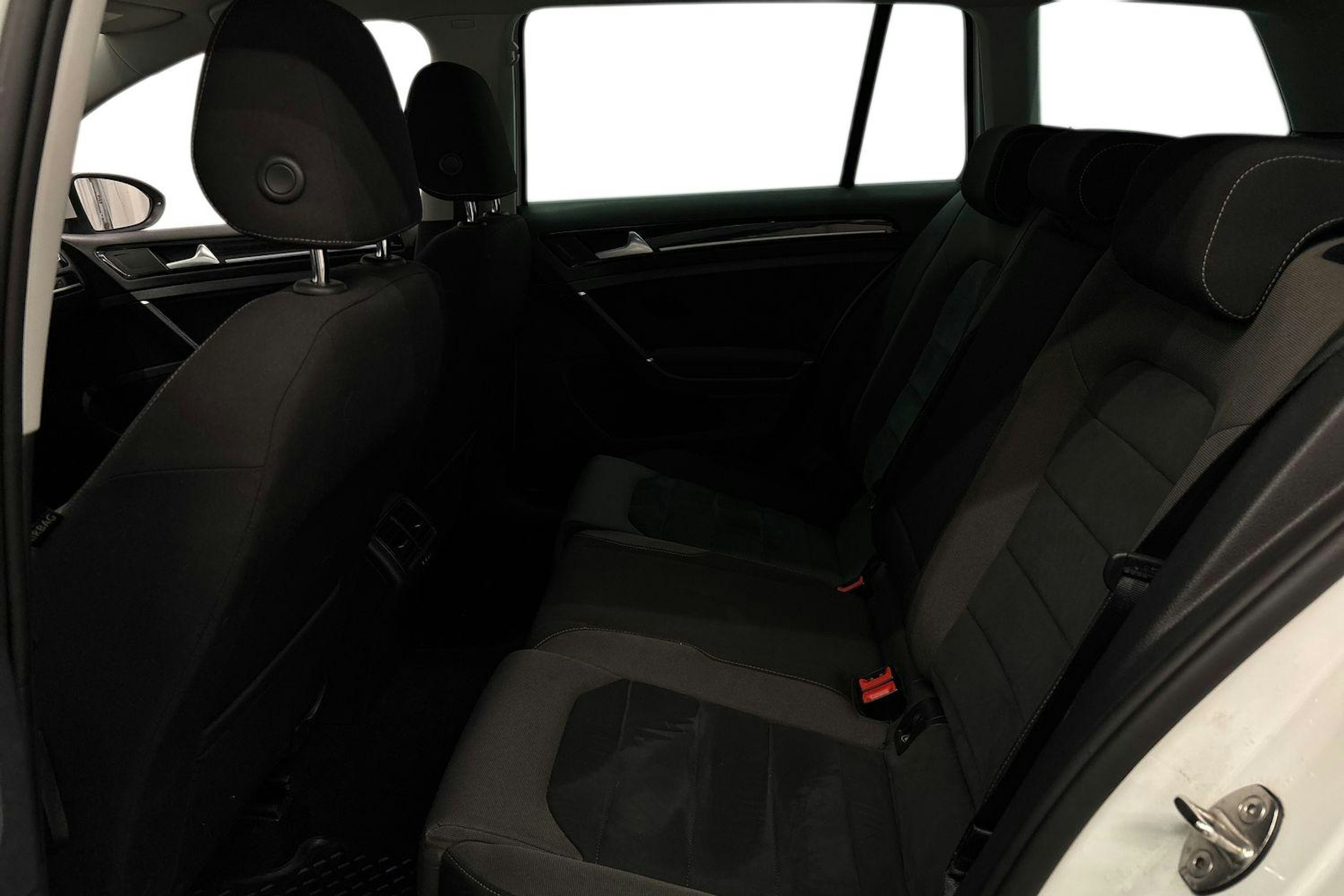 valkoinen Volkswagen Golf 2018 kuva 10.