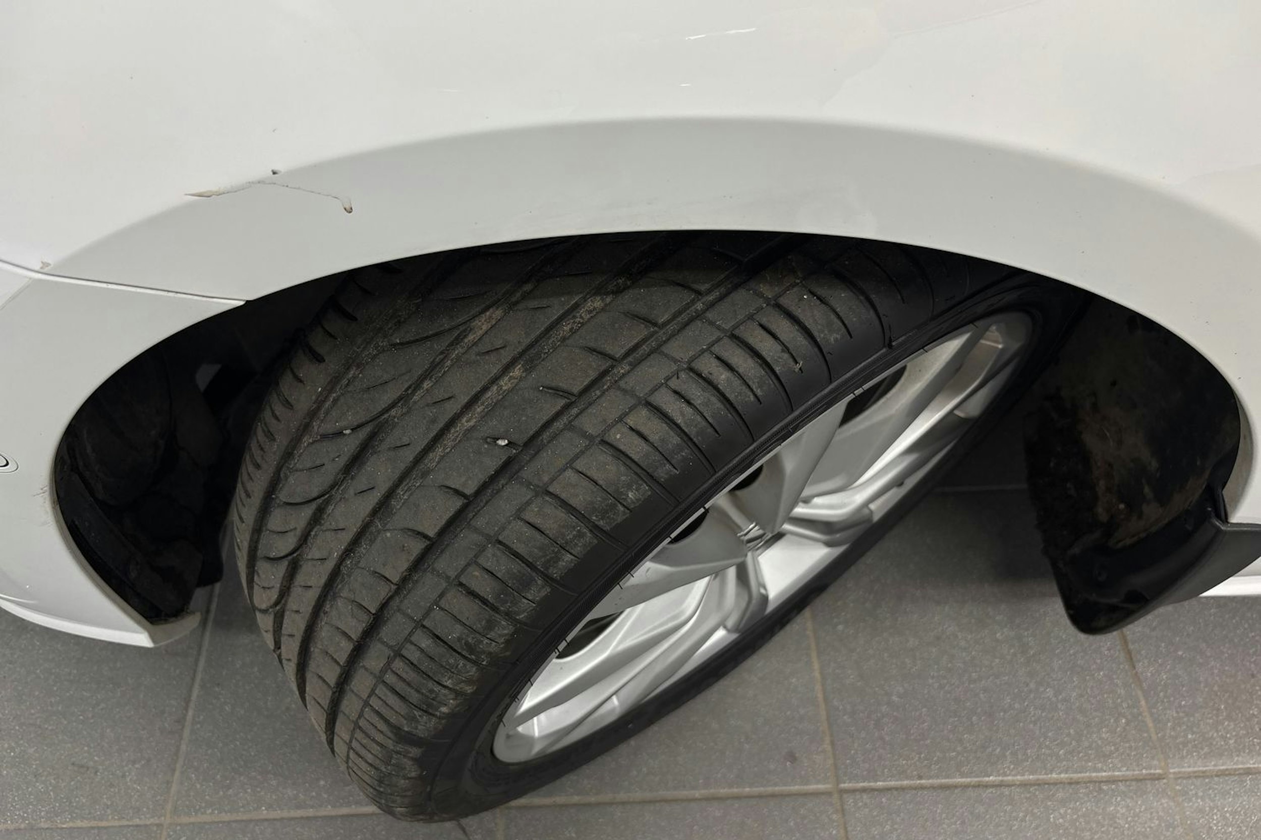 valkoinen Volkswagen Golf 2018 kuva 13.