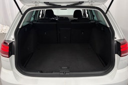 valkoinen Volkswagen Golf 2018 kuva 16.