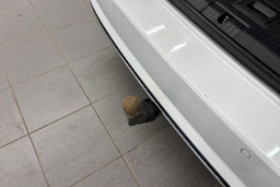 valkoinen Volkswagen Golf 2018 kuva 17.