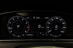 valkoinen Volkswagen Golf 2018 kuva 18.