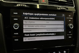 valkoinen Volkswagen Golf 2018 kuva 25.