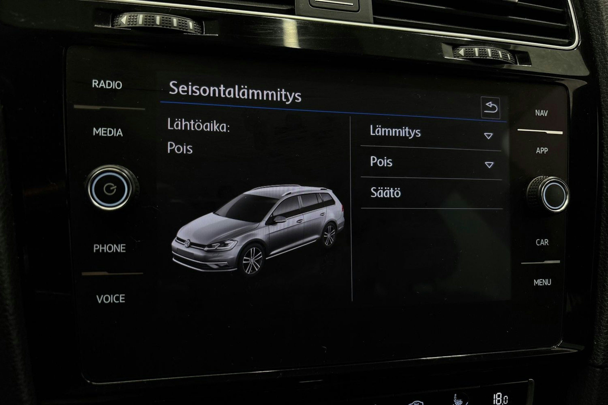 valkoinen Volkswagen Golf 2018 kuva 26.