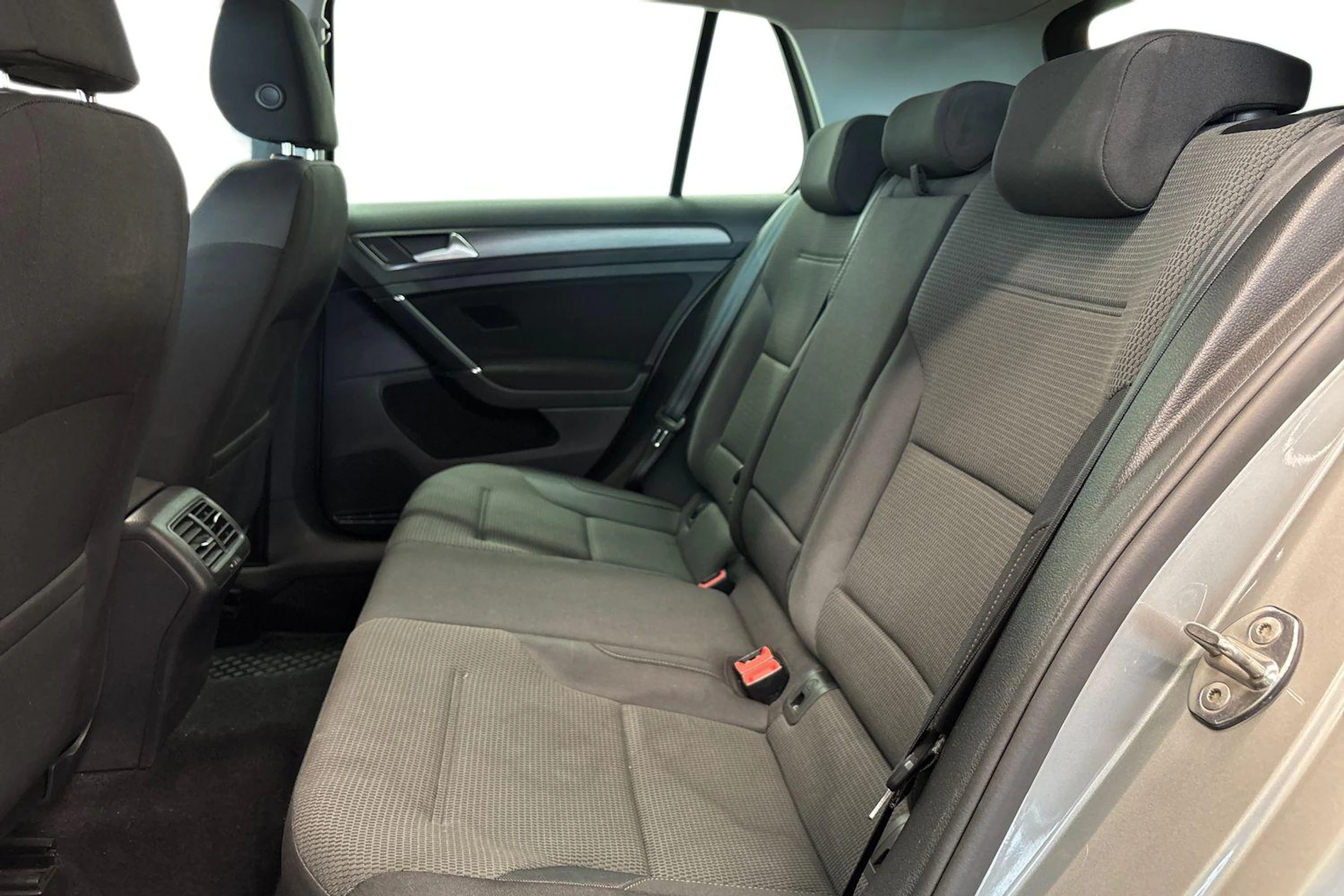 harmaa Volkswagen Golf 2018 kuva 8.