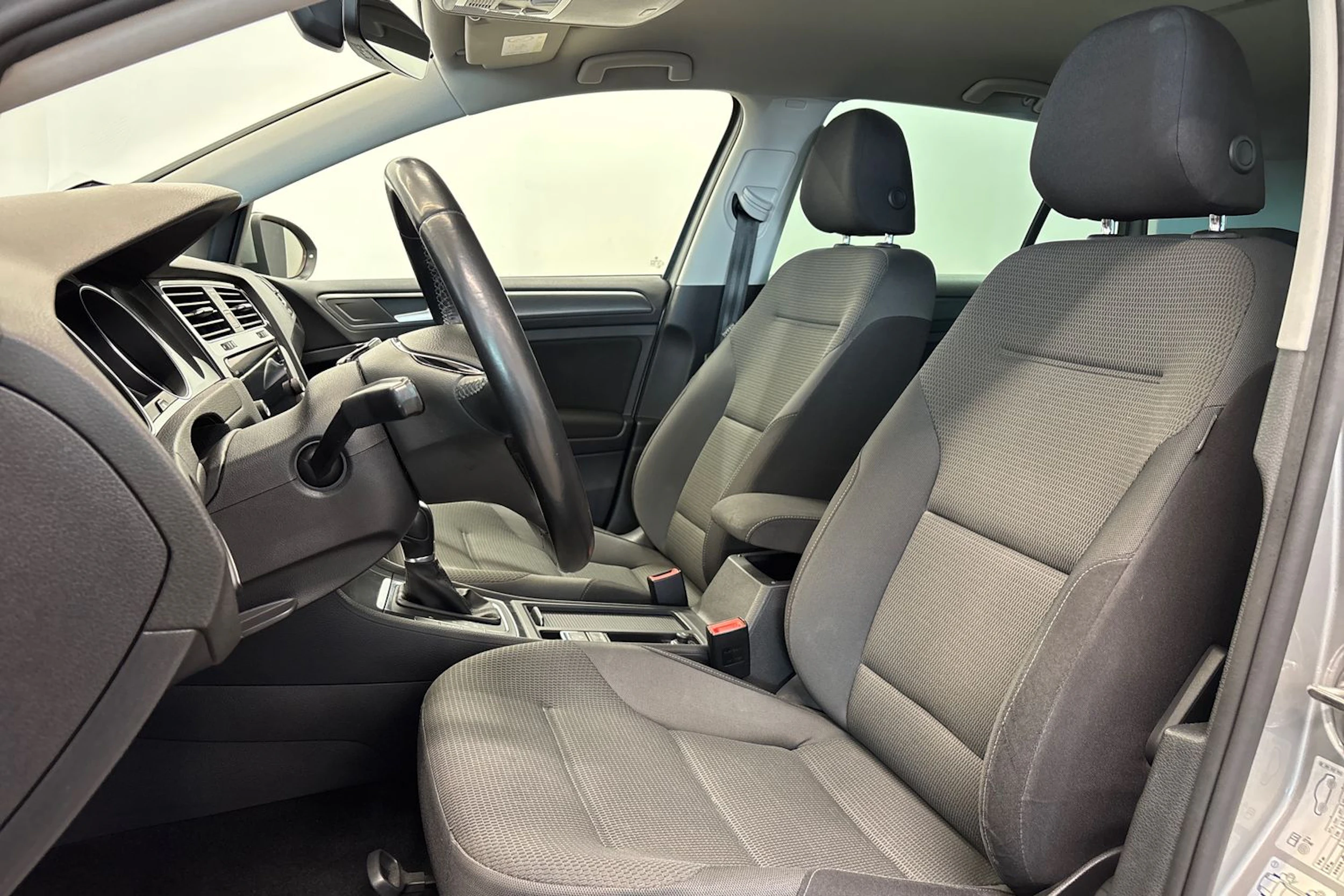 harmaa Volkswagen Golf 2018 kuva 11.