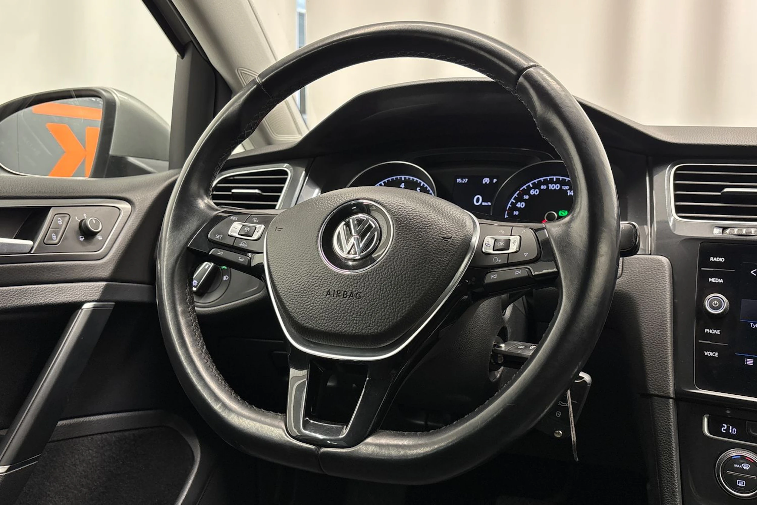 harmaa Volkswagen Golf 2018 kuva 12.