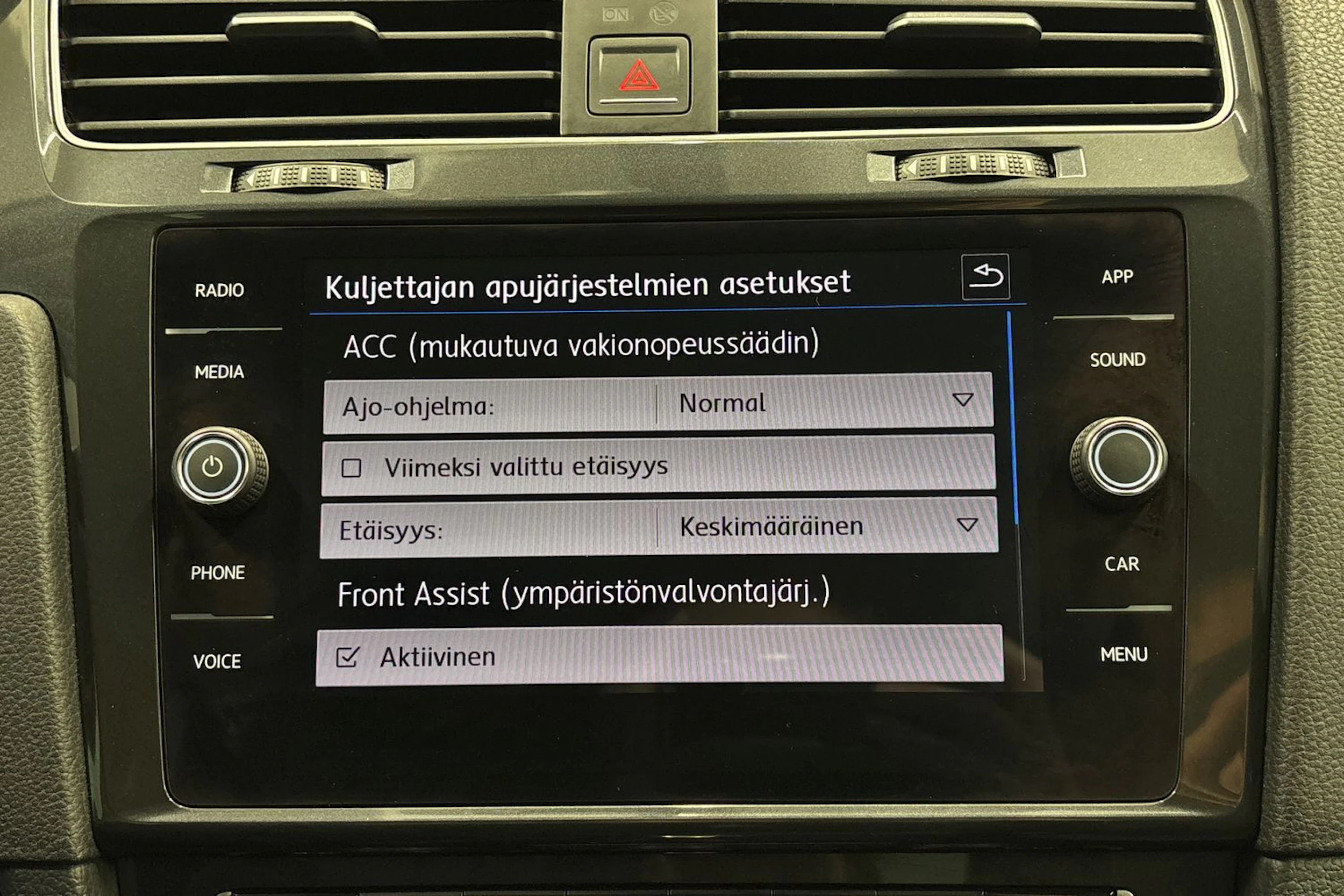 harmaa Volkswagen Golf 2018 kuva 16.