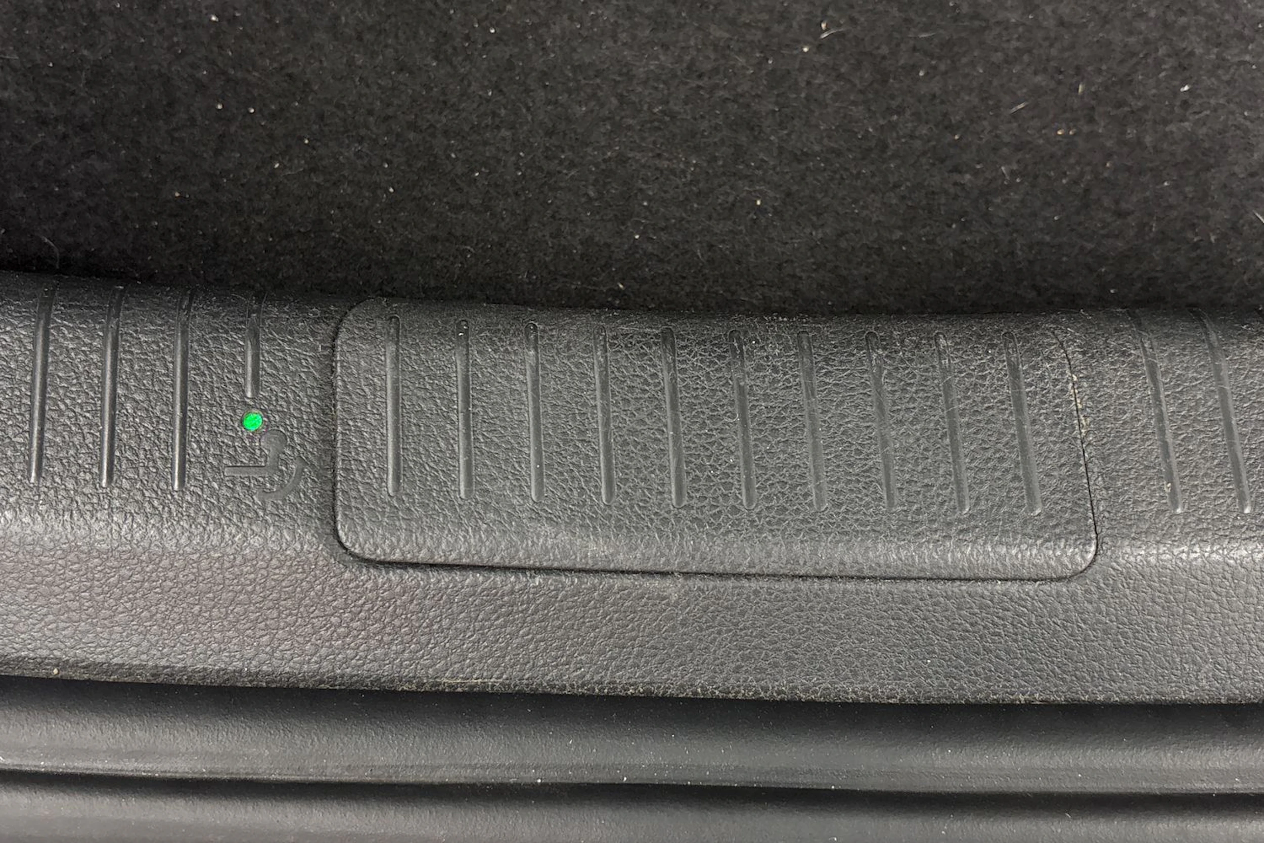 harmaa Volkswagen Golf 2018 kuva 22.