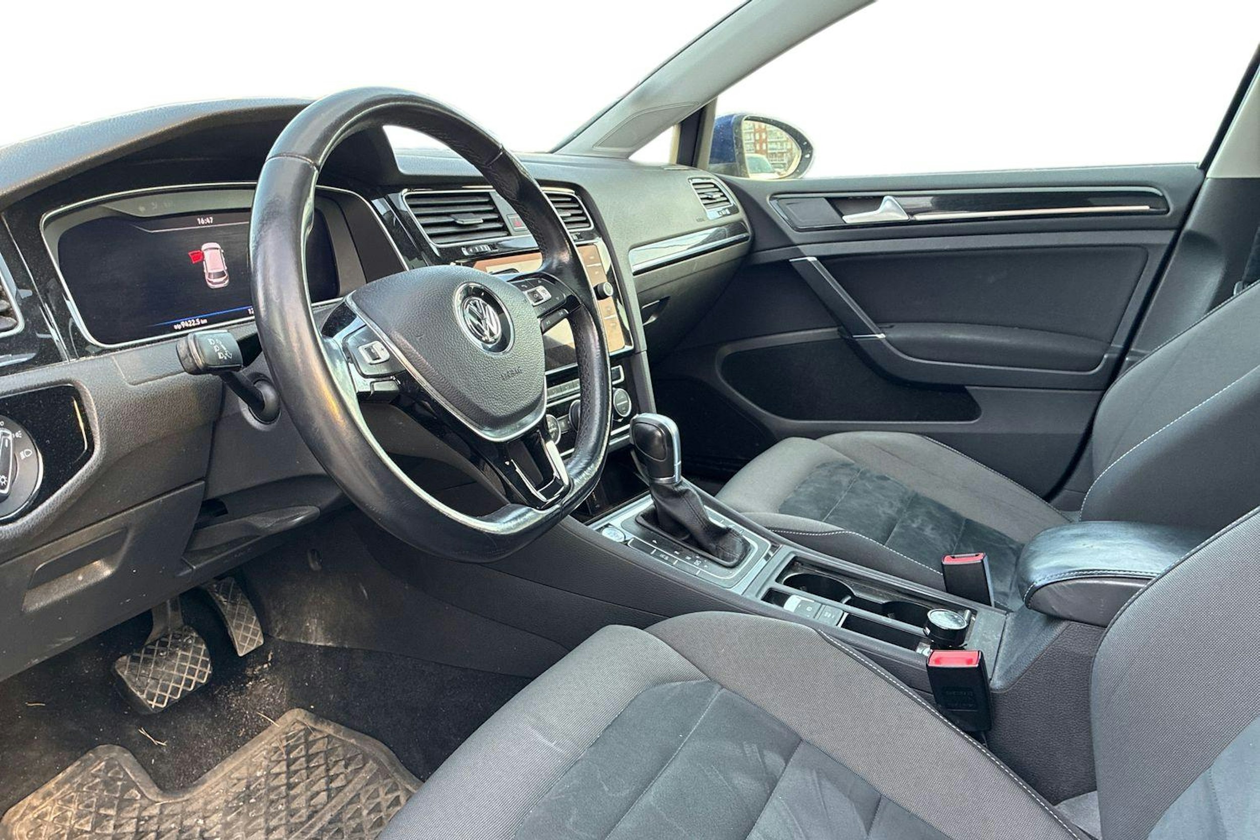 sininen Volkswagen Golf 2018 kuva 3.