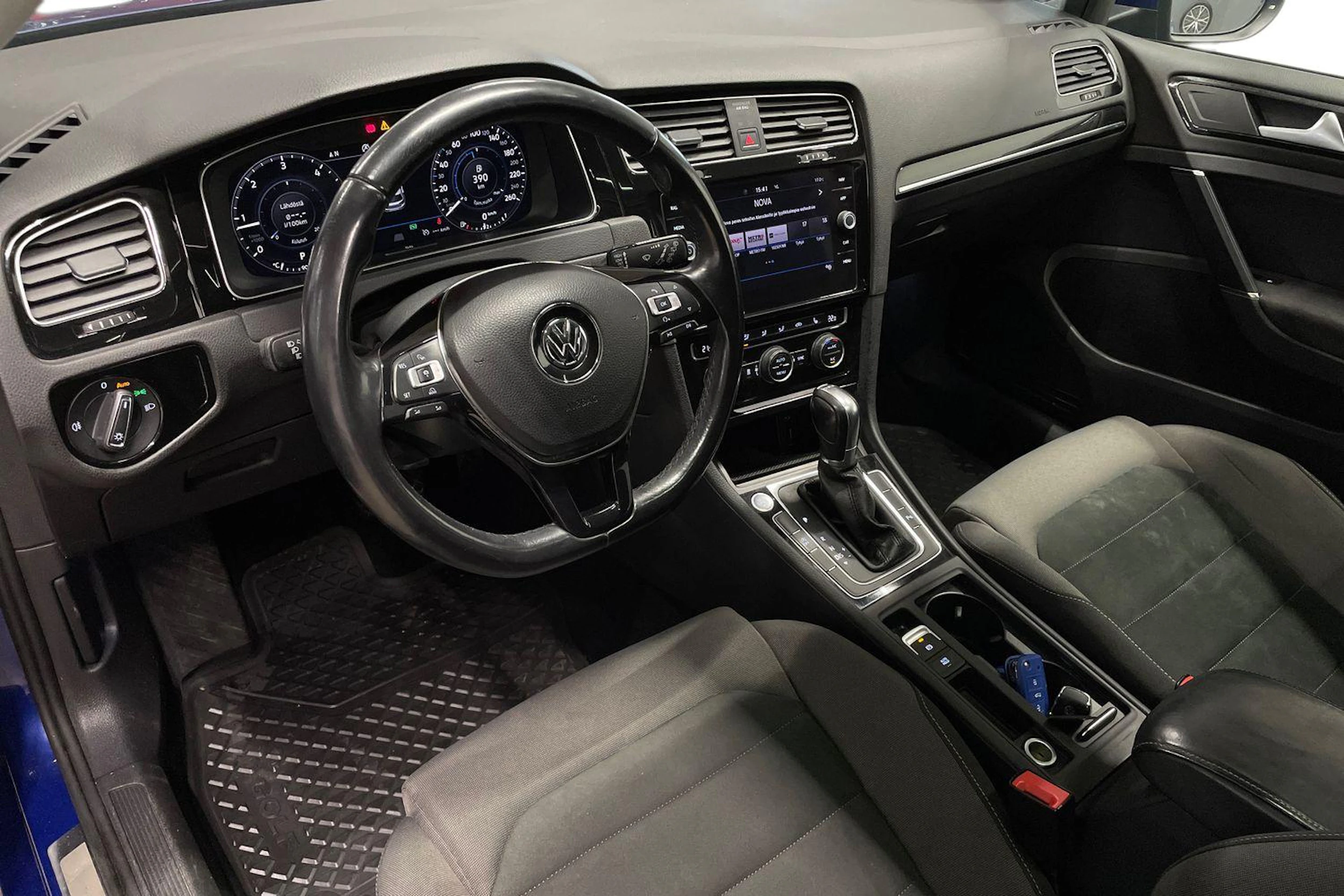 sininen Volkswagen Golf 2018 kuva 6.