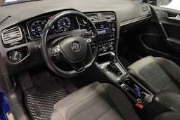 sininen Volkswagen Golf 2018 kuva 6.