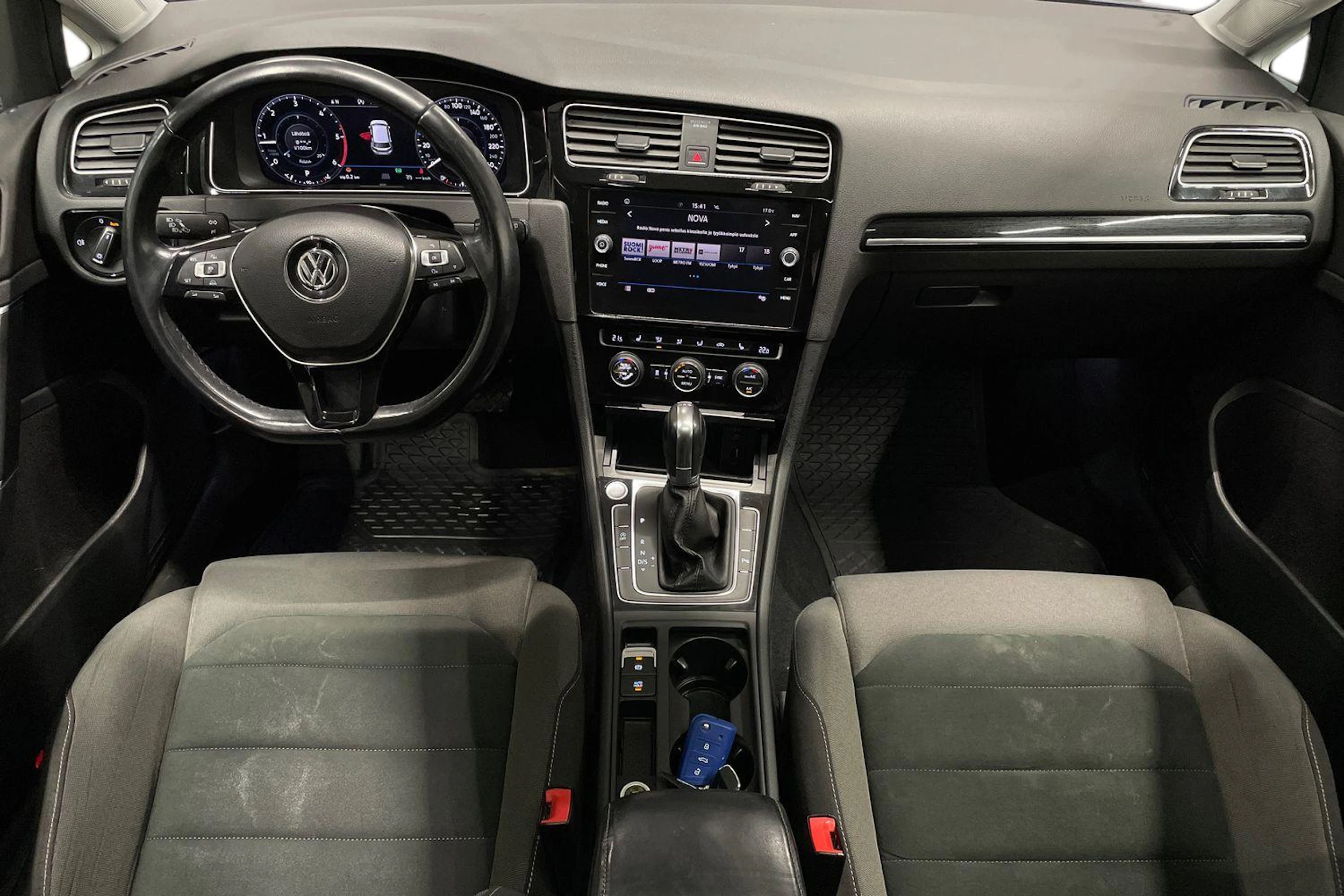 sininen Volkswagen Golf 2018 kuva 7.