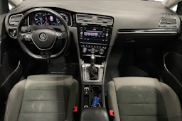 sininen Volkswagen Golf 2018 kuva 7.