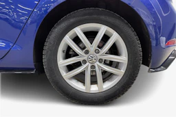 sininen Volkswagen Golf 2018 kuva 9.