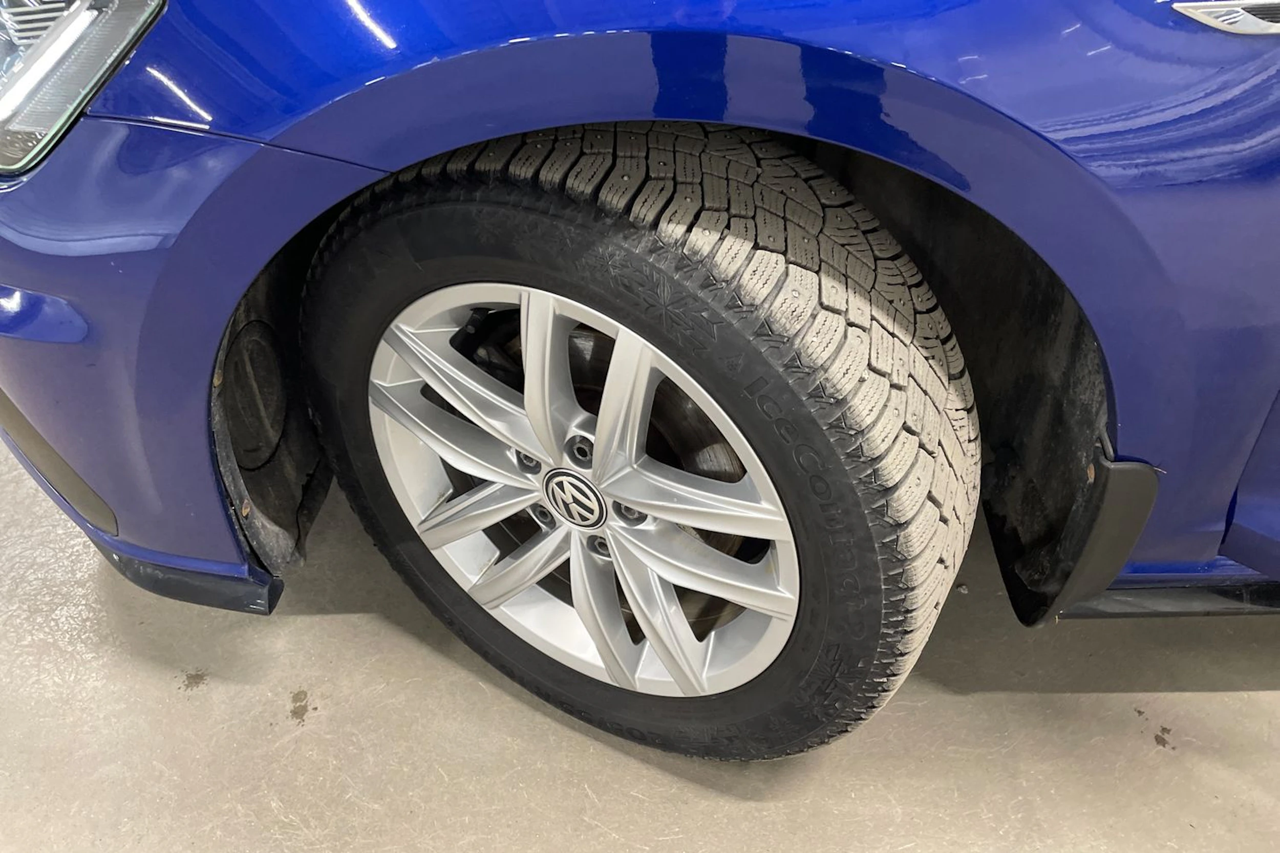 sininen Volkswagen Golf 2018 kuva 10.