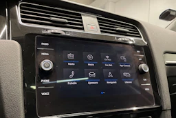 sininen Volkswagen Golf 2018 kuva 14.