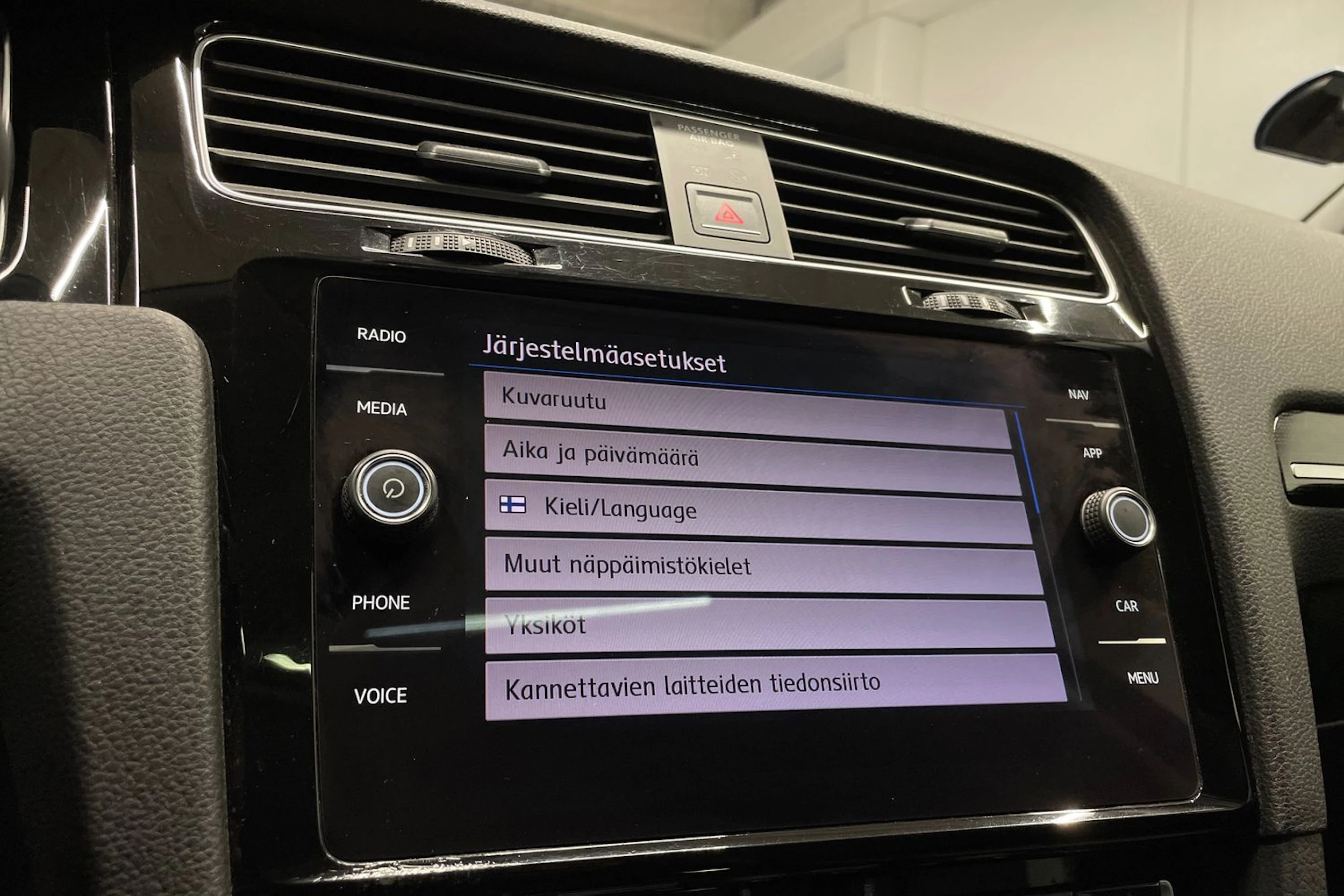 sininen Volkswagen Golf 2018 kuva 16.