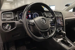 sininen Volkswagen Golf 2018 kuva 23.