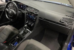 sininen Volkswagen Golf 2018 kuva 25.