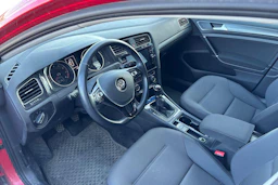 Punainen Volkswagen GOLF 2018 kuva 3.